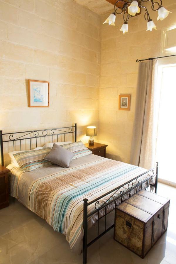 Maltese Town House Sliema Villa Luaran gambar
