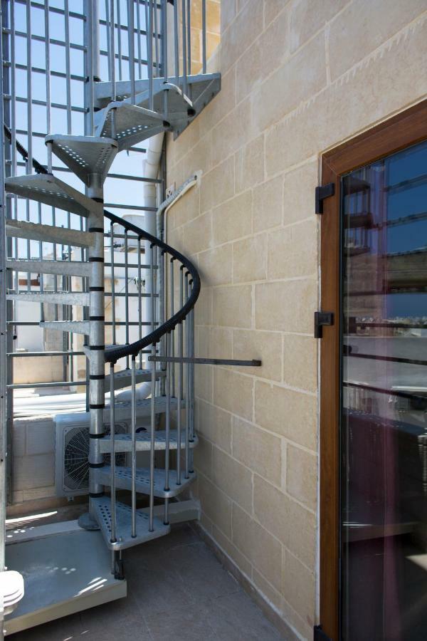 Maltese Town House Sliema Villa Luaran gambar