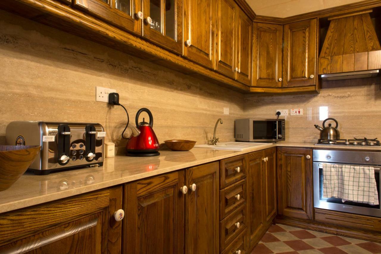 Maltese Town House Sliema Villa Luaran gambar