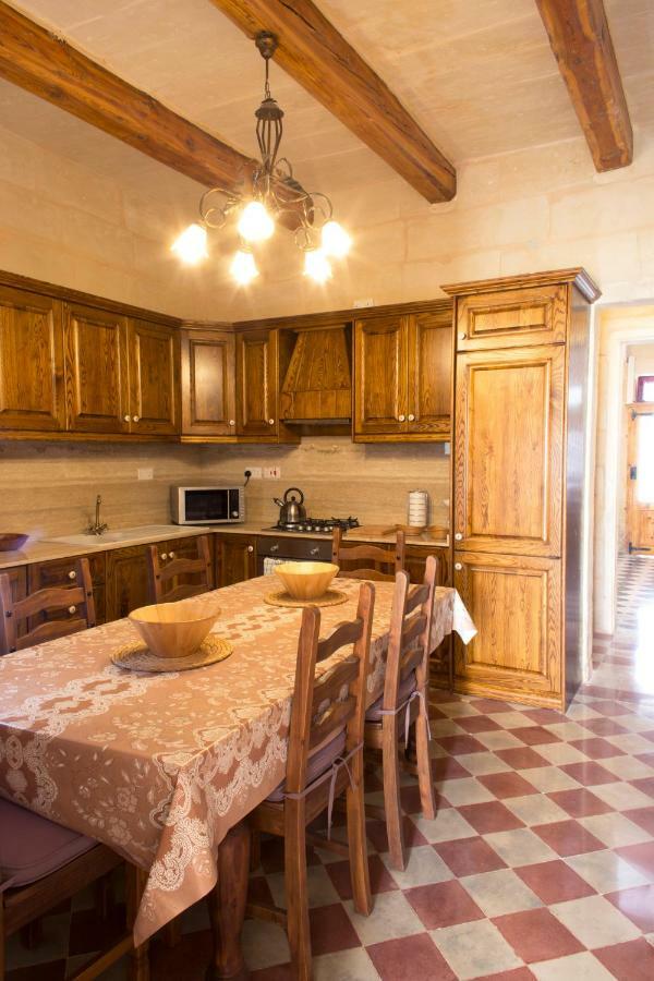 Maltese Town House Sliema Villa Luaran gambar